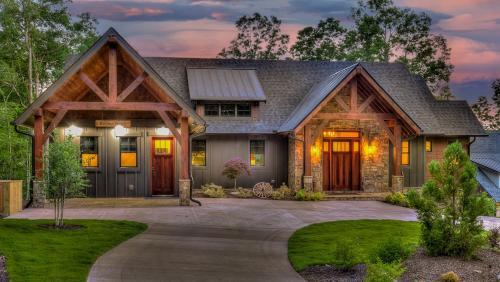 Mineral Bluff House | Bunker Down
