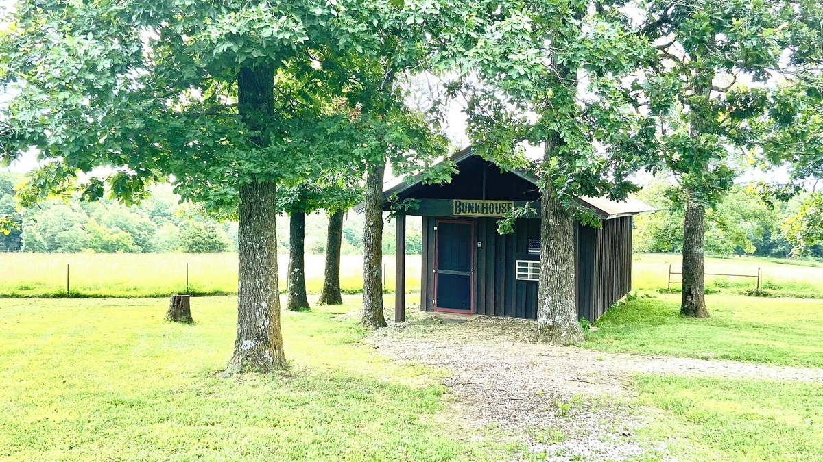 Compton Cabin | Bunkhouse Cabin @ Elkhorn Cabins