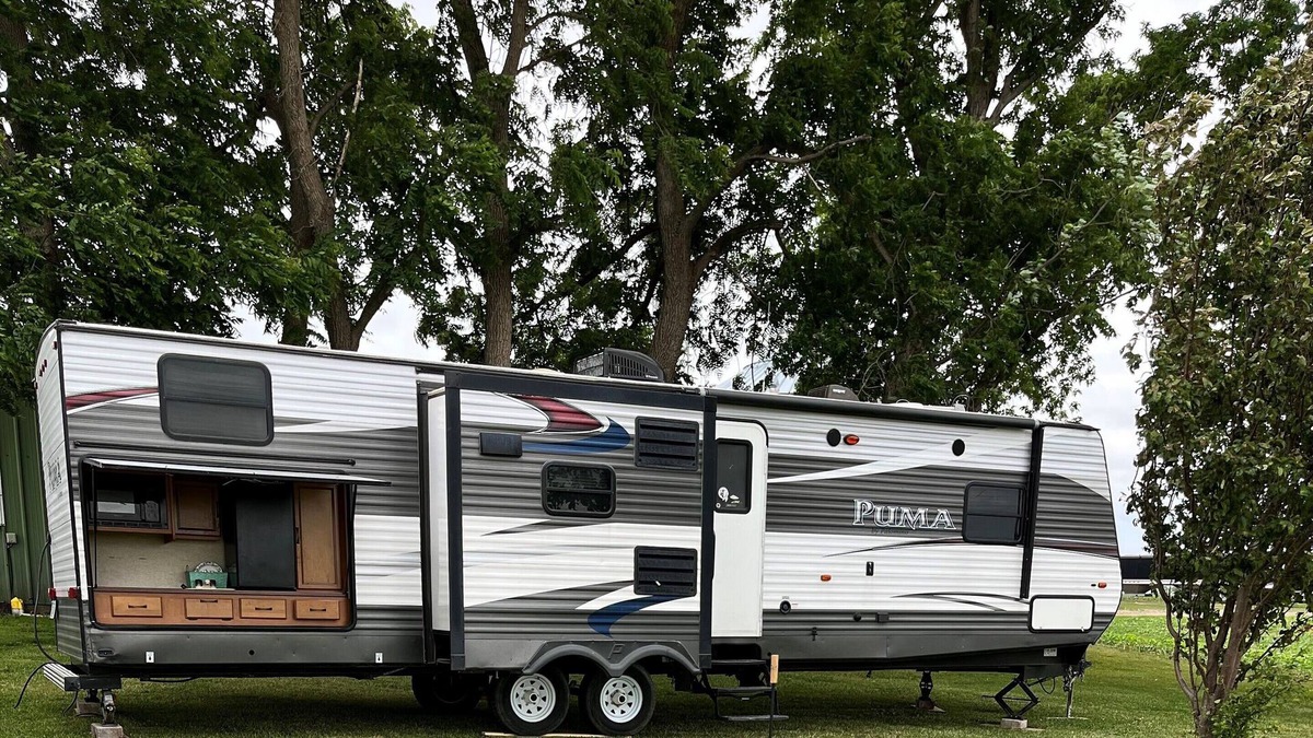 Brooklyn RV Rental | Bunkhouse Camper
