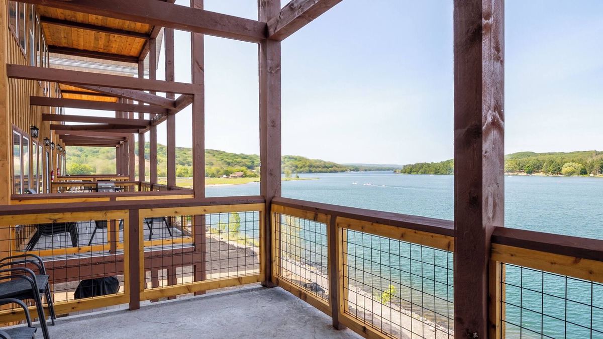 Houghton Cabin | Bunkhouse Trailside Water View 22B