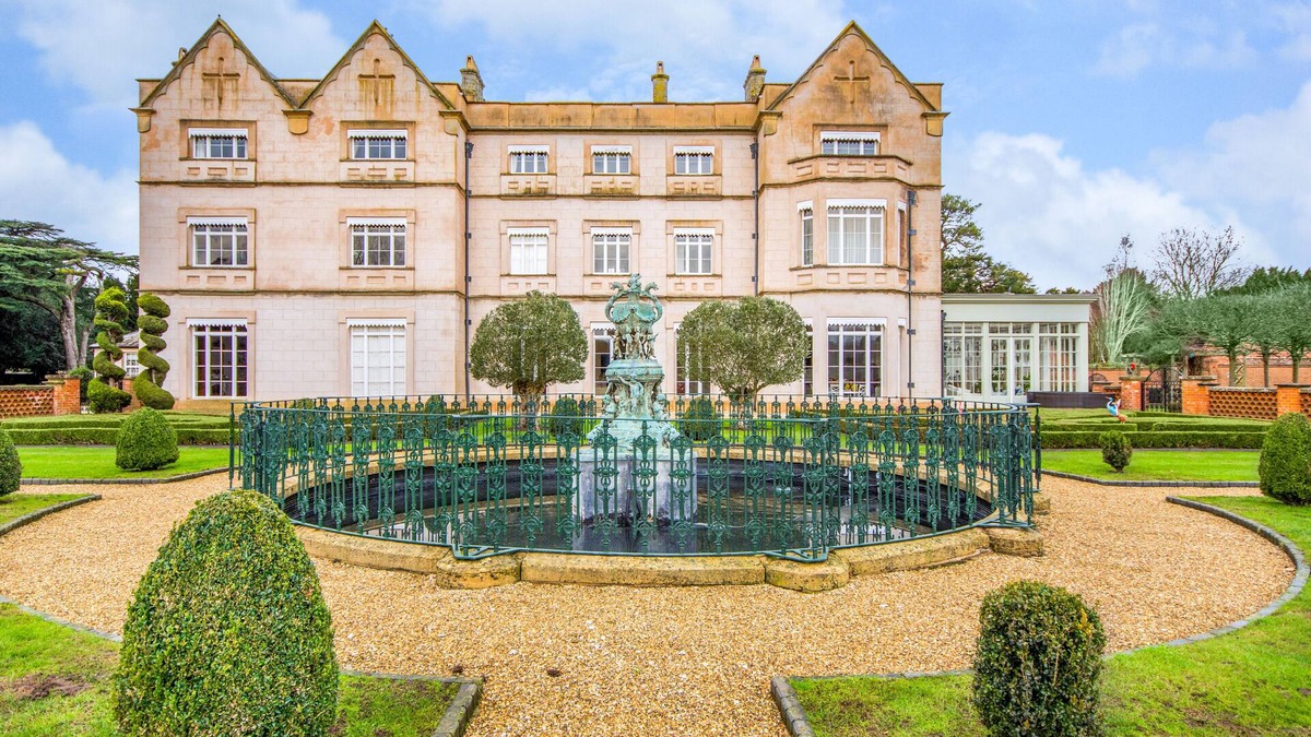 Stanton on the Wolds Apartment | Bunny Hall Escape - Three Bedroom Apartment, Sleeps 6
