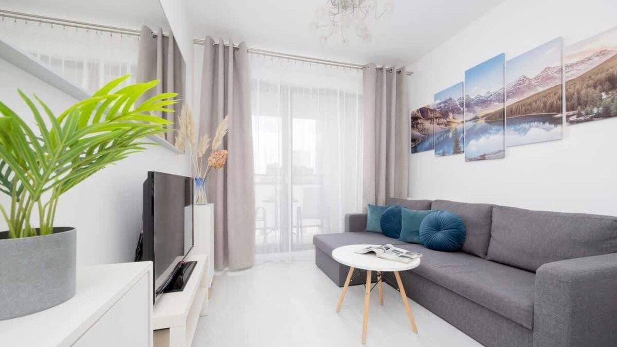 Wola Apartment | Burakowska 16 | Elegant Apartment | Parking