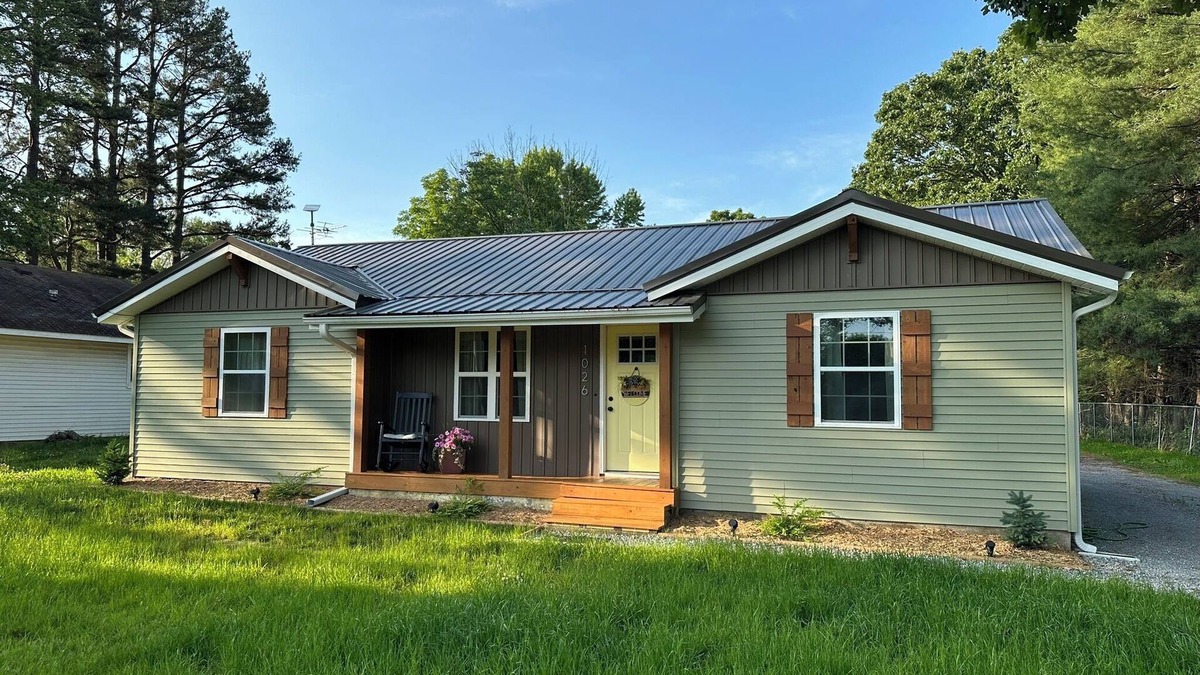 Houston House | Burchtree Retreat featuring 3 Bedroom Home in Houston MO