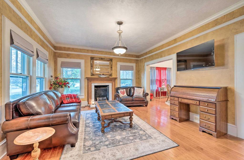 Burgaw House | Burgaw House with Large Covered Porch and Swing!