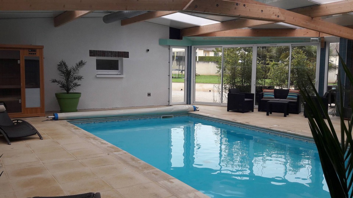Fontaine-la-Gaillarde House | BURGUNDY RENOVATED FARMHOUSE WITH PRIVATE HEATED INDOOR POOL AND SAUNA