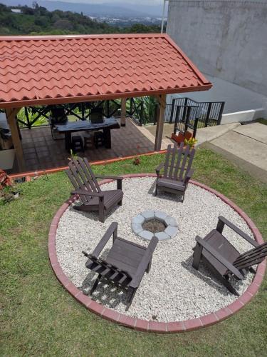 San Isidro House | Burios House