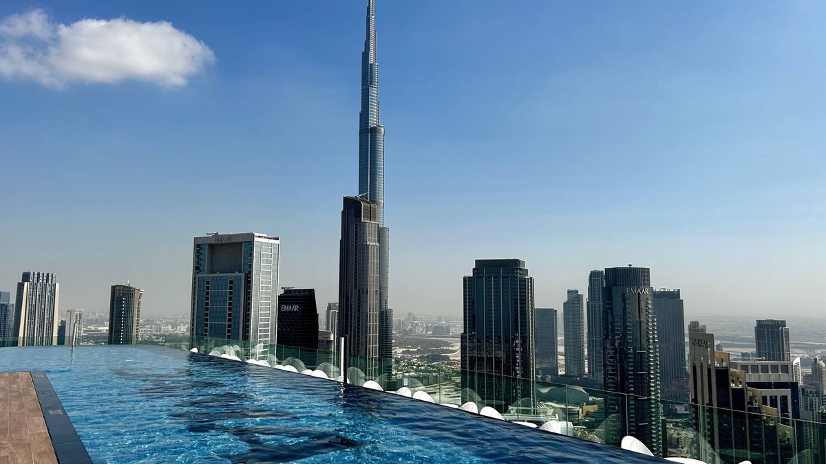 Downtown Dubai Apartment | Burj Khalifa Views 2BR with Infinity Pool in Downtown close to metro & DubaiMall