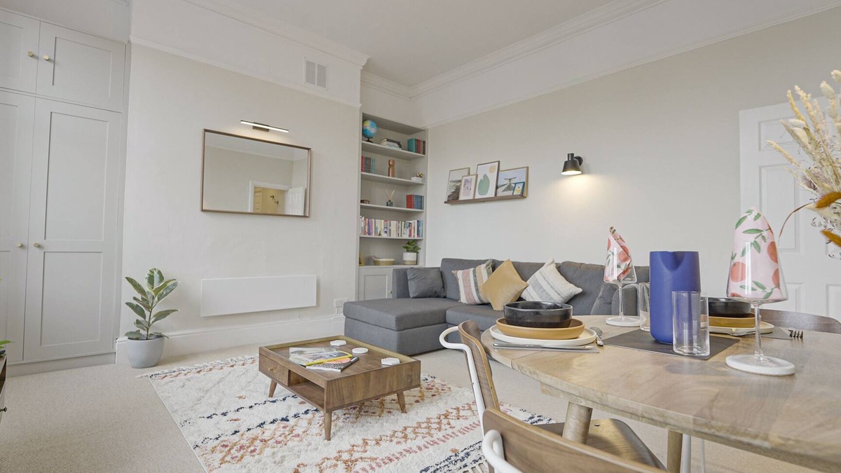 Boscombe Apartment | Burlington Mansions - Stunning Coastal Apartment