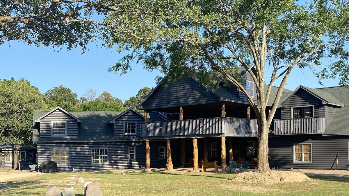Bastrop Cabin | Burn Valley Lodge is a spacious and fun 'resort style' place on 100 Acres