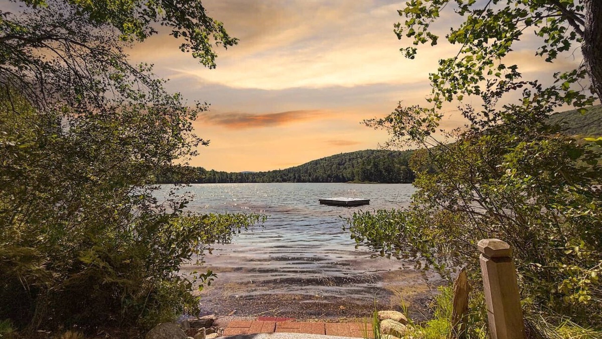 Brownfield Apartment | Burnt Meadow House | Waterfront Custom Built Home