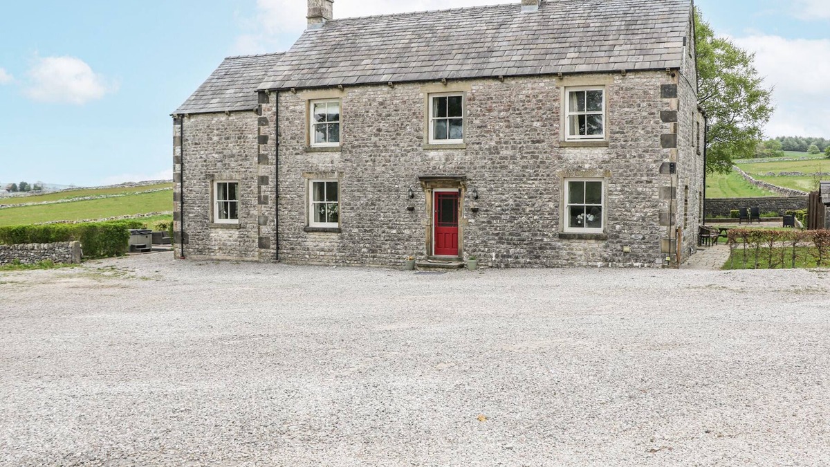 Blackwell in the Peak Cottage | BURRS FARM, pet friendly, character holiday cottage in Chelmorton