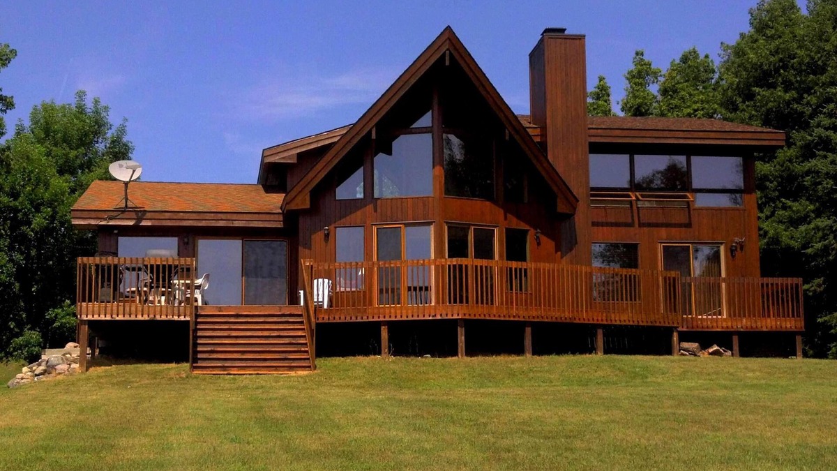 Cheboygan County House | Burt Lake, Lake Front Family Vac. Home, 4 BR-3 BA, Great Sunsets in Private Sub