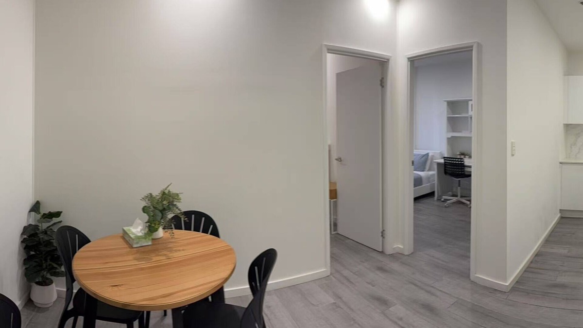 Burwood Apartment | Burwood 2Br Lovely Apartment Near Train Station
