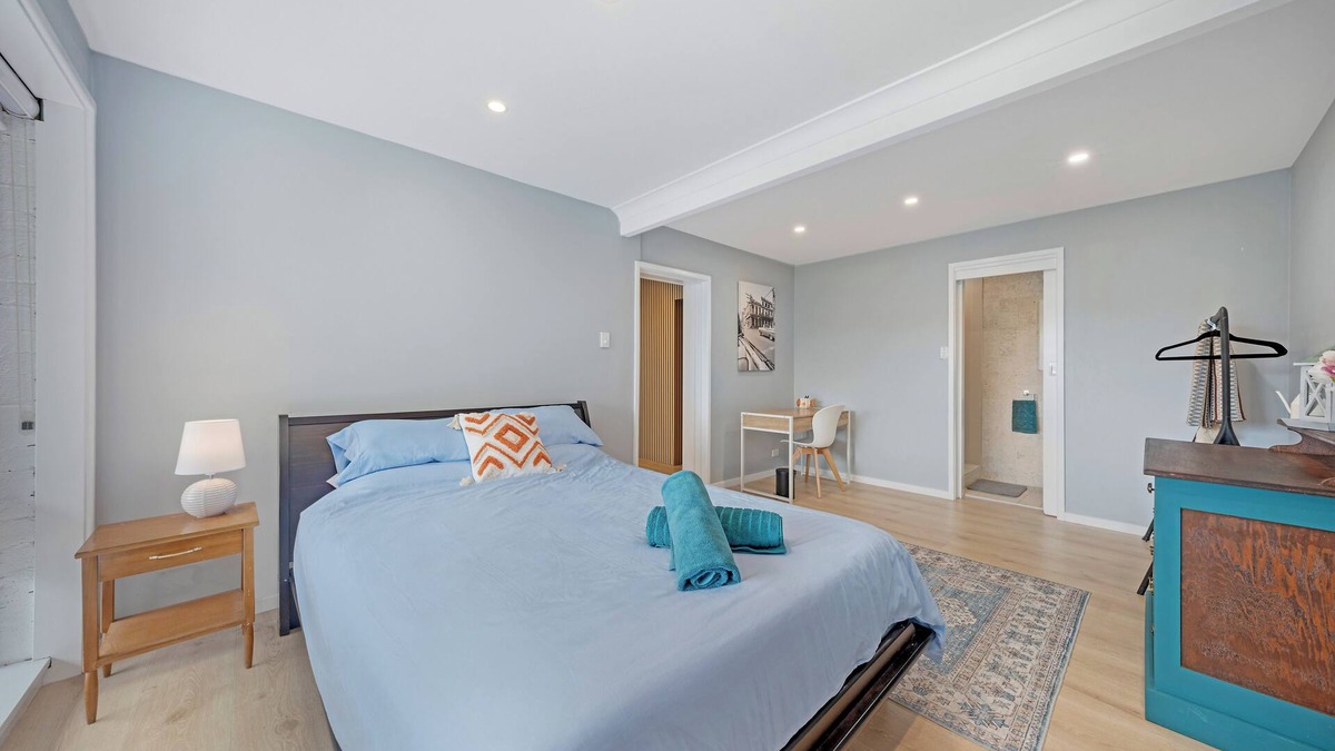 Bonnet Bay Apartment | “Bush and Bay Haven“