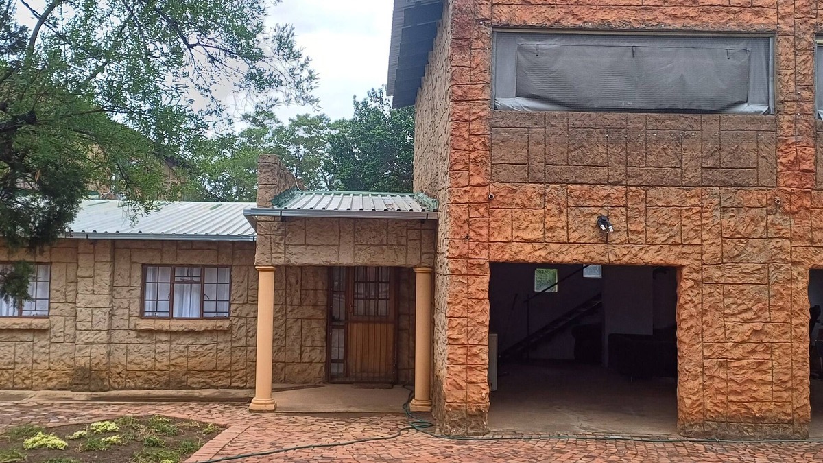 Cullinan Other | Bush and Birding retreat farmhouse with WiFi on the outskirts of Pretoria.