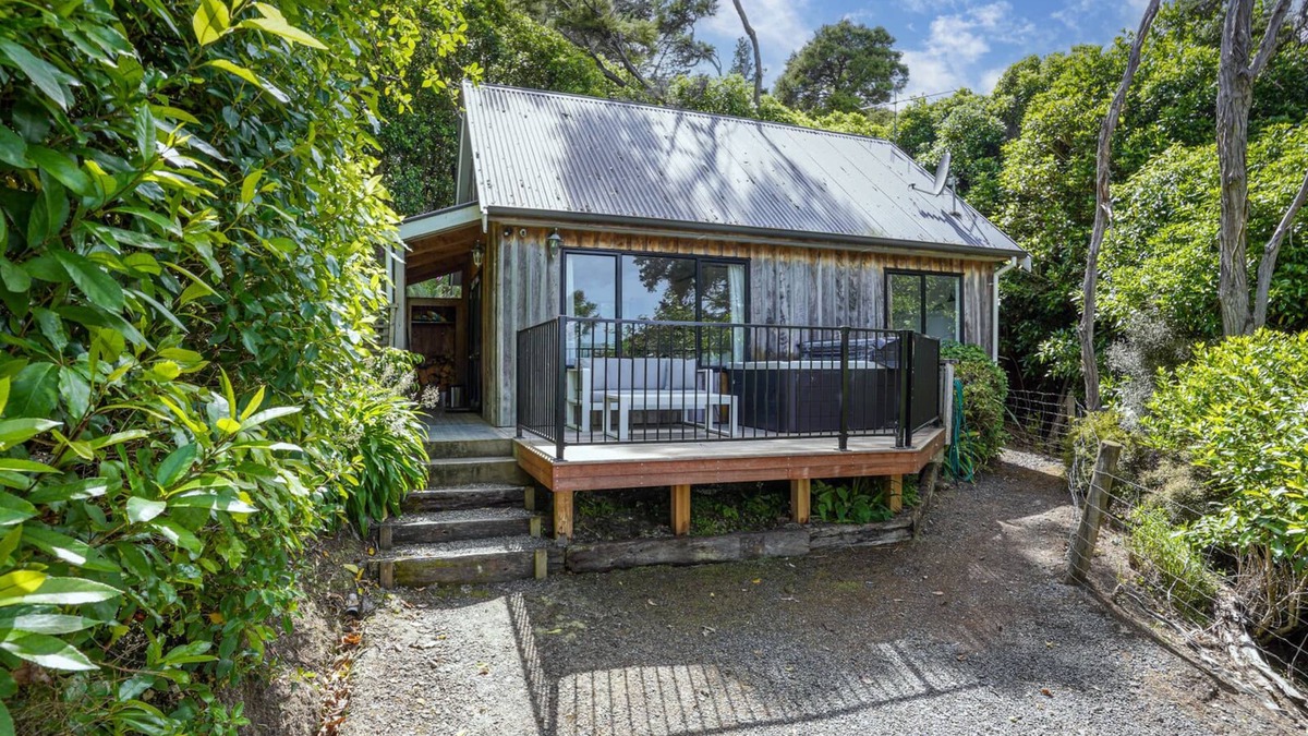 Akaroa House | Bushside Cottage - Akaroa Holiday Home