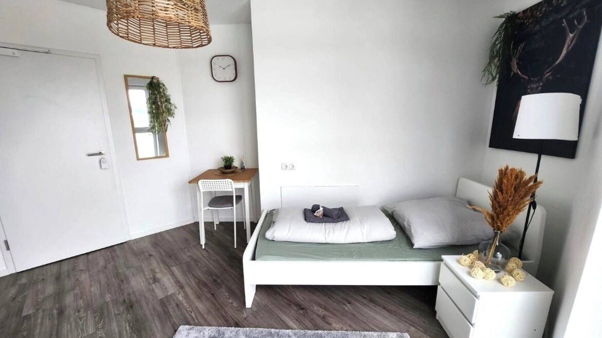Westheim Apartment | Business apartment with WIFI, elevator & free parking