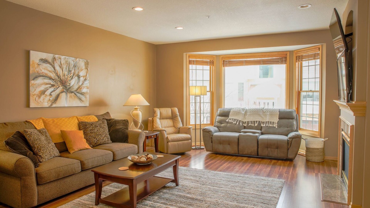 Minnetonka House | Business trip & couples friendly, 9 Miles to MPLS, Attached Garage, King Beds