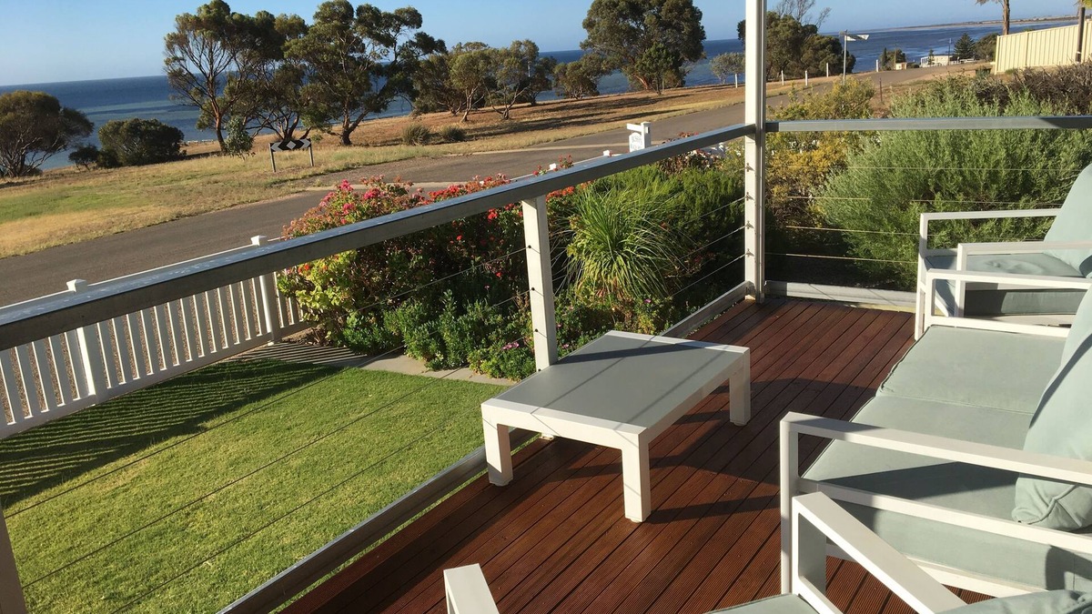 Tickera House | Bussy's Beach House - relaxing quiet getaway