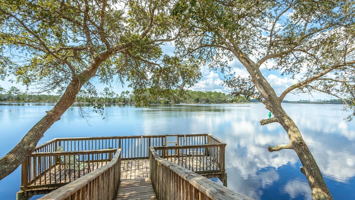 Carrabelle House | Buster's View 1BR/1BA overlooking Carrabelle River- Winter Special $99 per night