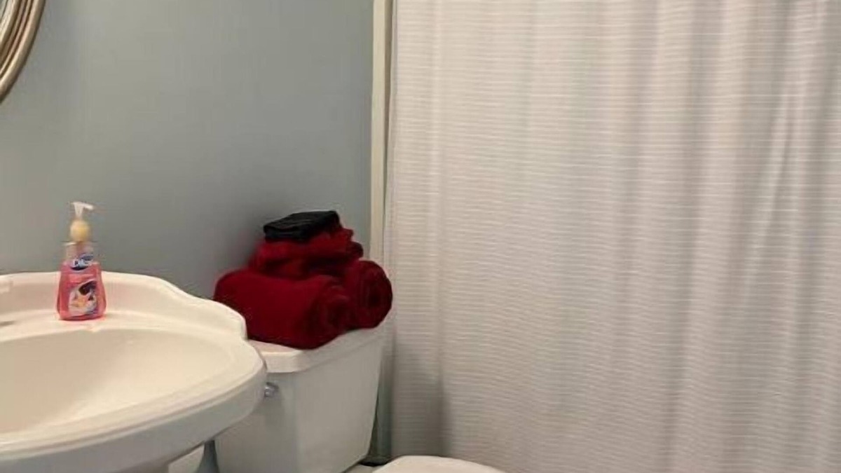 Athens House | Butler Cottage, Pet Friendly, Walk to the brewery.