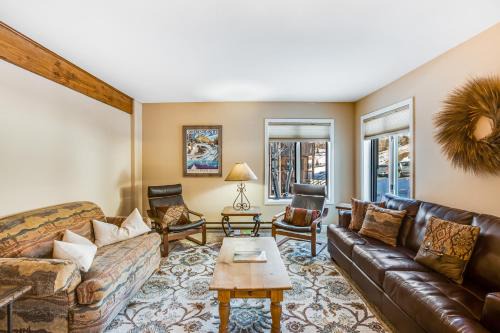 Crested Mountain Village Apartment | Butte Basecamp