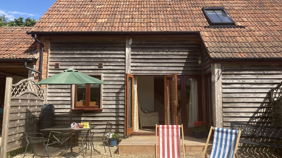 Colyton Cottage | BUTTERCUP COTTAGE in beautiful Devon countryside.