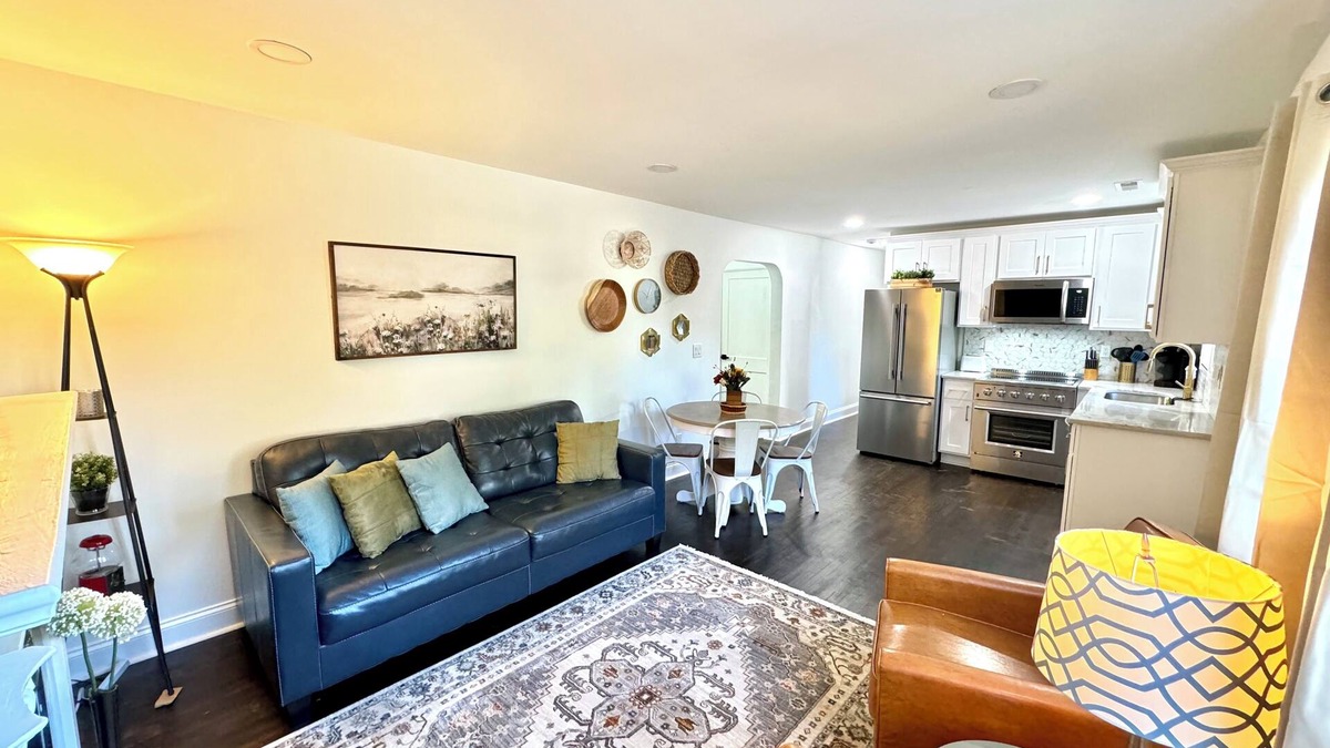 Winston - Salem House | Buttercup Hideaway; Cozy oasis near WFU, Reynolda Gardens & Historic Graylyn