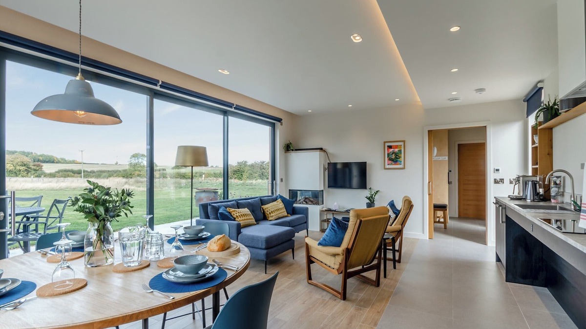 Old Somerby Cottage | Buttercup Lodge - UK36655