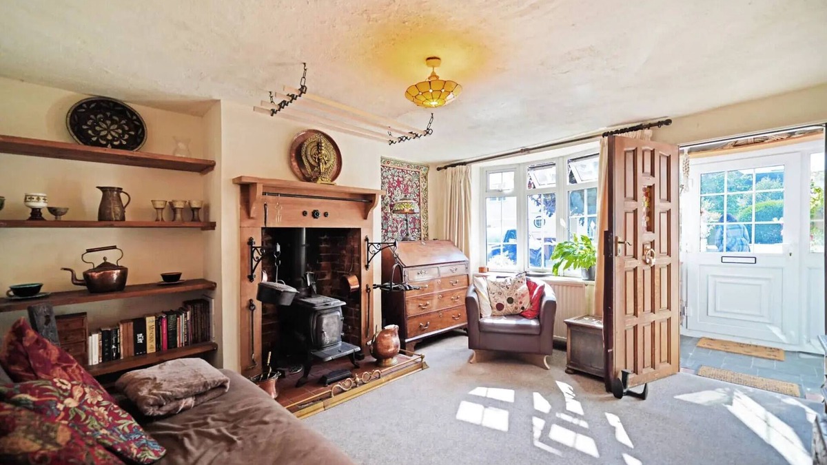 Codsall Cottage | Butterfly&Bumblebee Cottages: Two beautiful period houses just 30meters apart