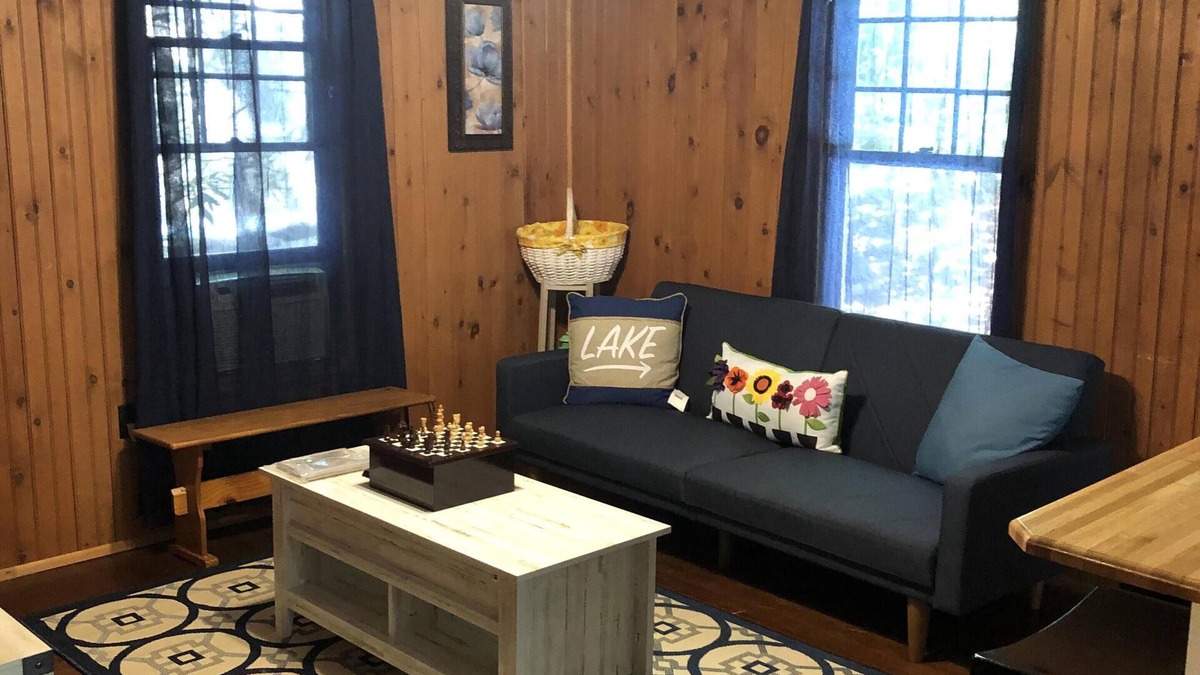 Timber Hills Cottage | Butterfly Cottage Close to Everything