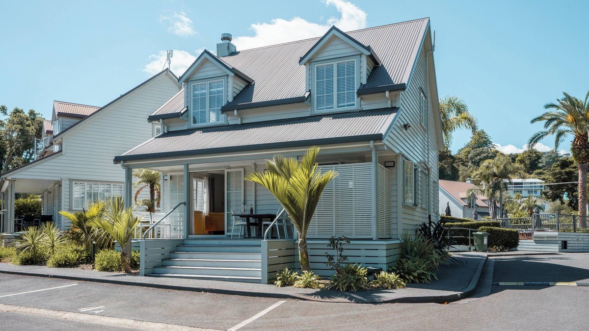 Russell Cottage | Butterfly Cottage - Russell Cottages Collection