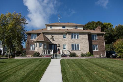 Niagara Falls Bed & Breakfast | Butterfly Manor