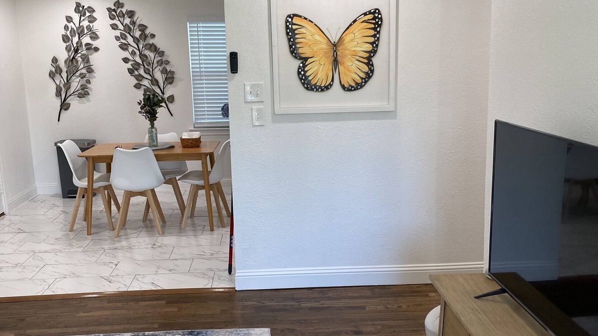 South Arlington House | Butterfly Place our Charming 3 Bedroom Home in Kennedale Texas