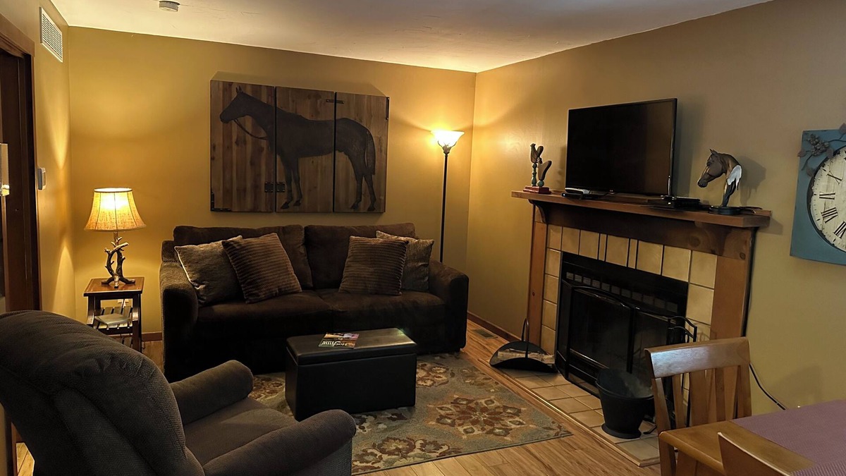 Laurelville Cabin | Button Buck sleeps 4, or rent all 4 for 20. Horseback riding across the Rd!