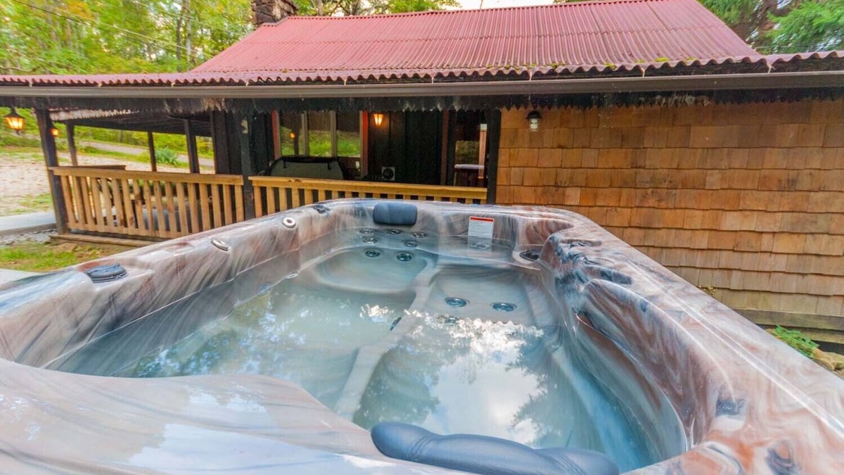 Farmington Cabin | Buzzard's Cabin | 1BR, 1BA, Rustic Cabin, Hot Tub