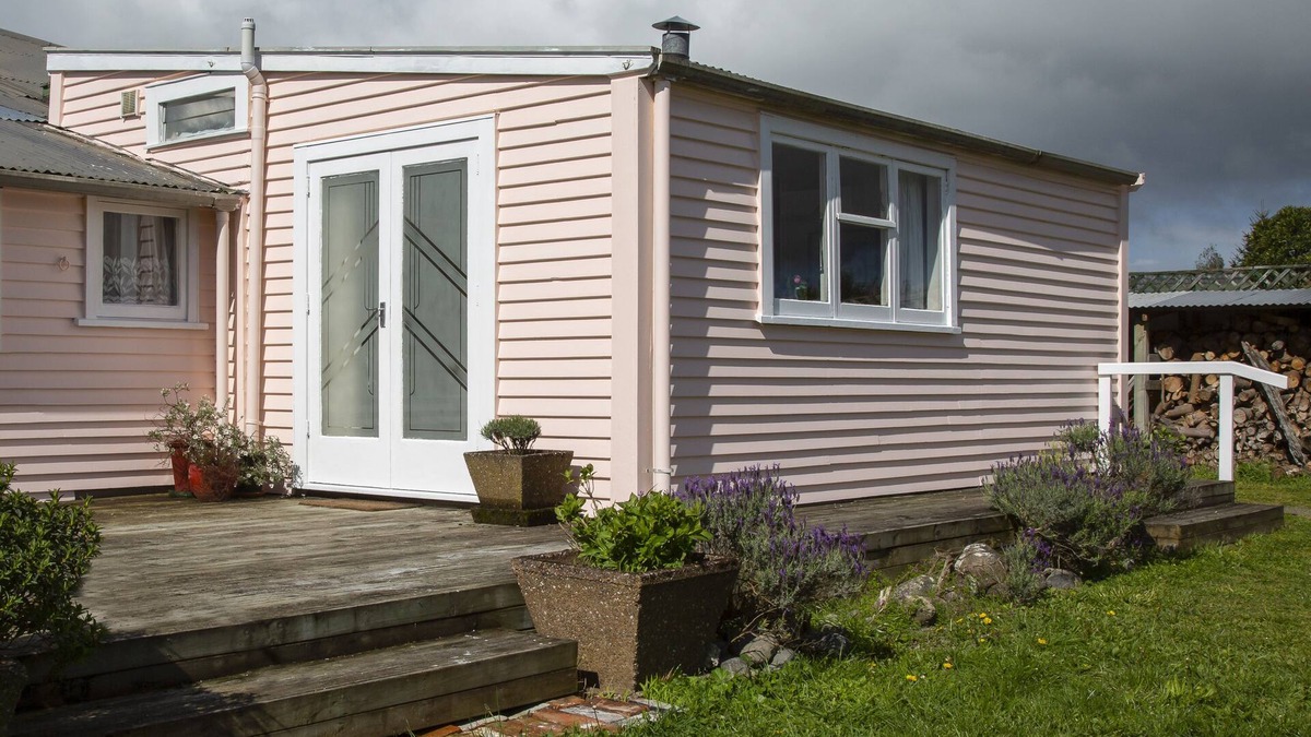 Carterton House | Buzzy Garden B&B - the perfect accomodation to explore the Wairarapa
