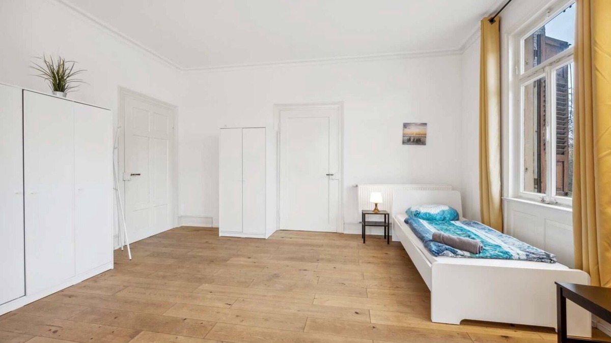 Metzingen Apartment | Bw17 Ferienwohnungen Metzingen mit Balkon, 2 Schlafzimmer, 1 Wohn-/schlafzimmer, Max. 9 Personen