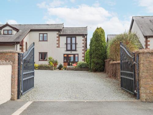 Llangefni House | Bwlch Y Gwynt Bach