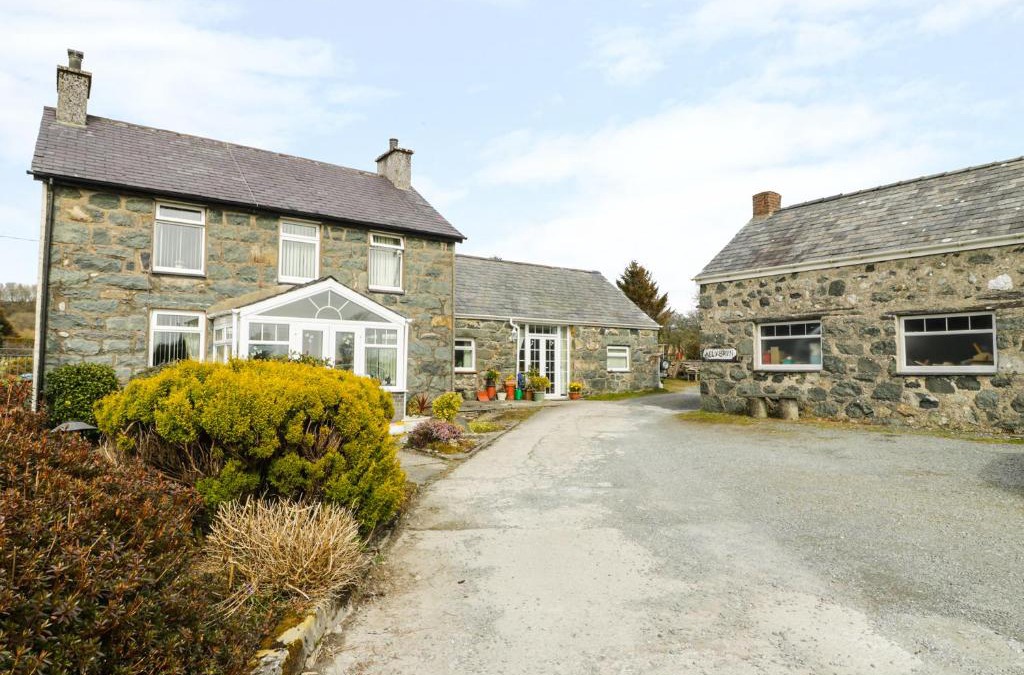 Garndolbenmaen House | Bwthyn Ael Y Bryn