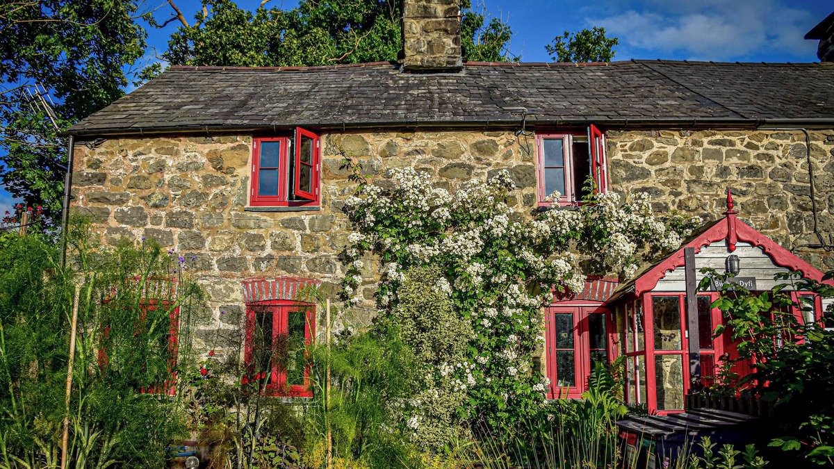Cemmaes Cottage | BWTHYN DYFI, pet friendly, character holiday cottage in Cemmaes
