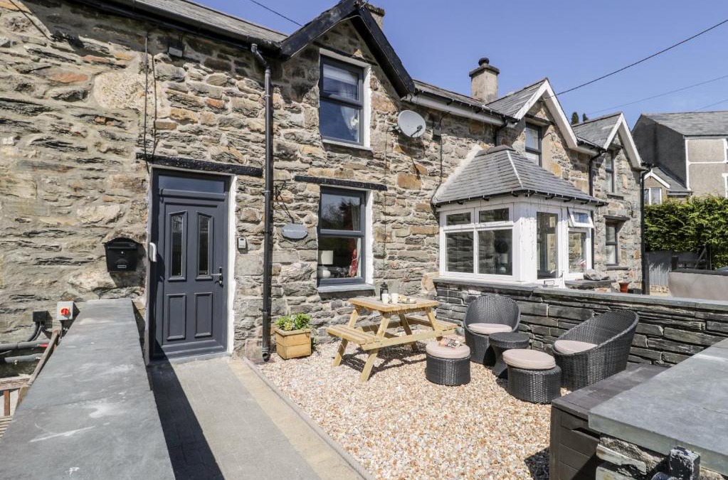 Tanygrisiau House | Bwthyn Ger Afon Riverplace Cottage