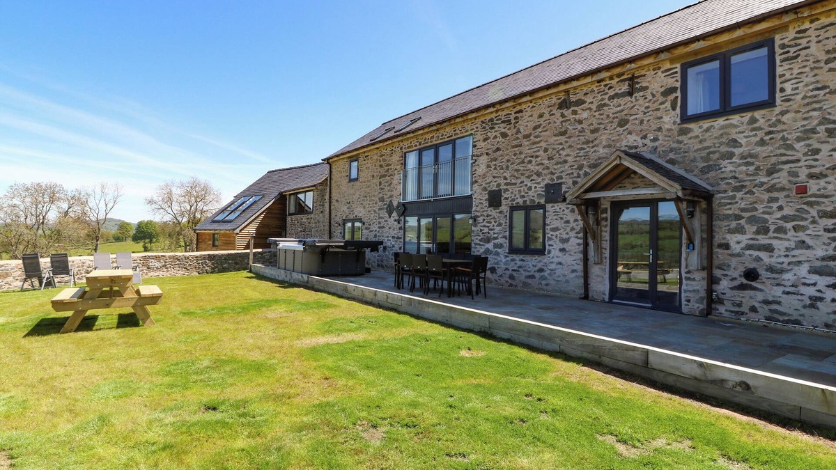 Oswestry Cottage | BWTHYN Y BUGAIL (SHEPHERD'S COTTAGE in Llanrhaeadr-Ym-Mochnant