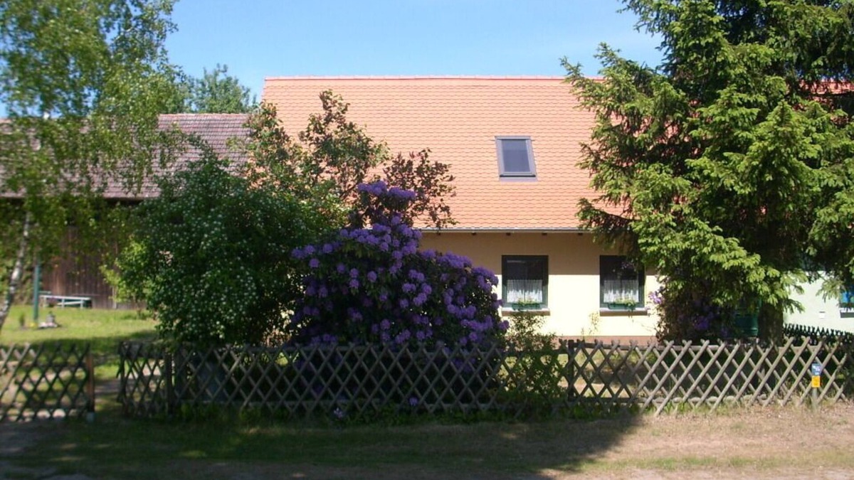Gollin House | By the forest, lake, peace and relaxation, comfortably furnished, large garden,