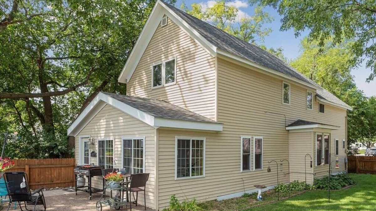 White Bear Lake House | By the Lake. Close to Shoreview, Stillwater, Grant, Mahtomedi