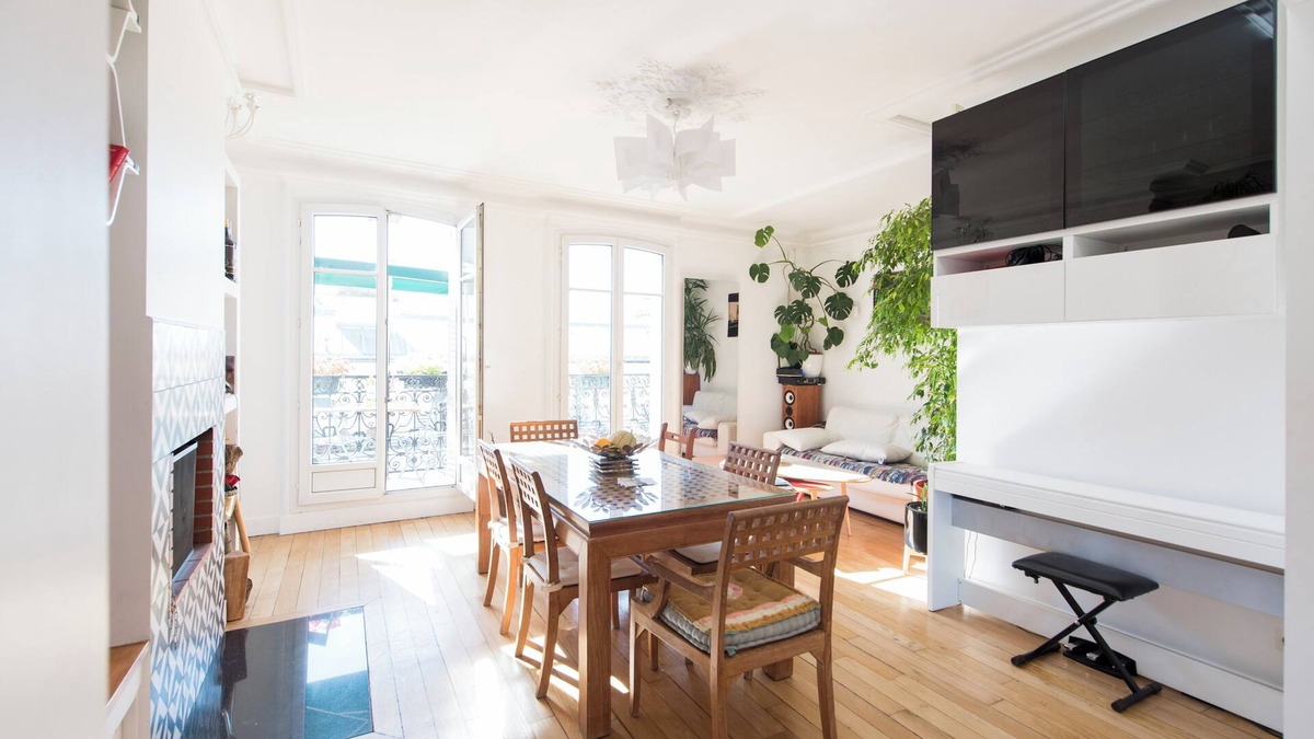 Quartier du Mail Apartment | By the Palais Royal, by Veeve