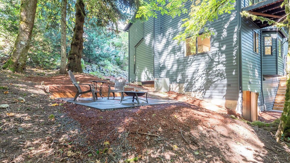 Robinwood House | By the river in the woods