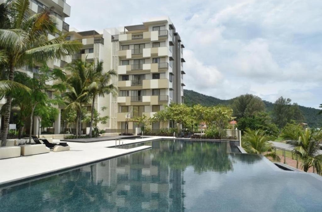 Batu Ferringhi Apartment | By The Sea Batu Ferringhi Beach Front Apartment Suite