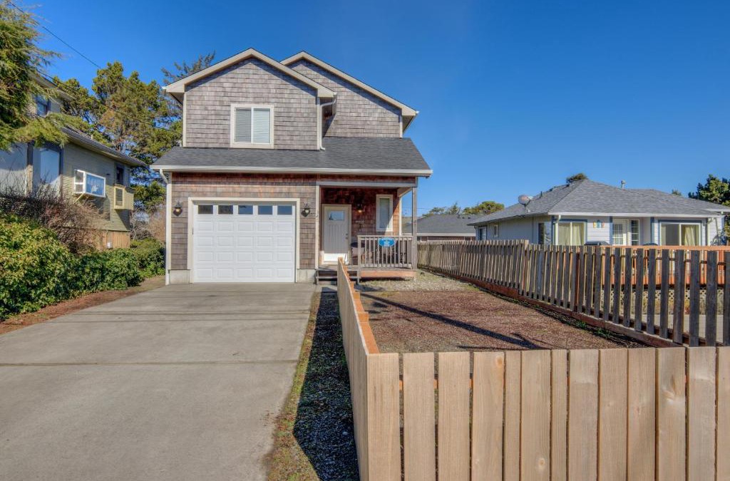 Seaside House | By The Sea-Seaside - Meredith Lodging