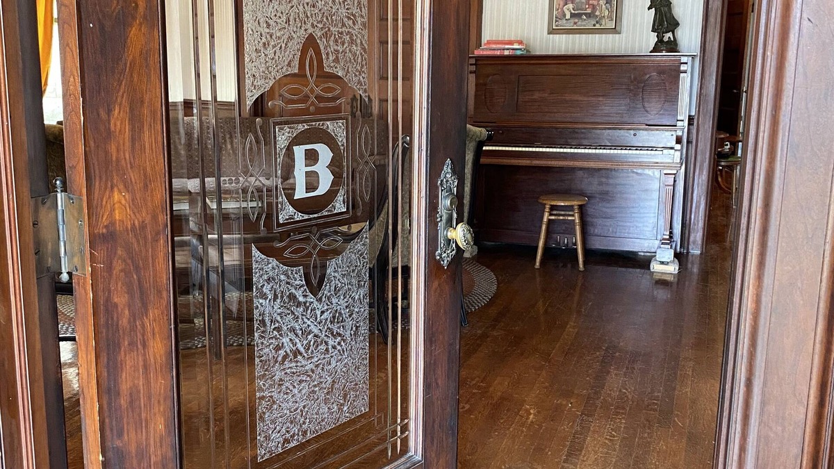 Northeast Kansas City House | Byers Mansion